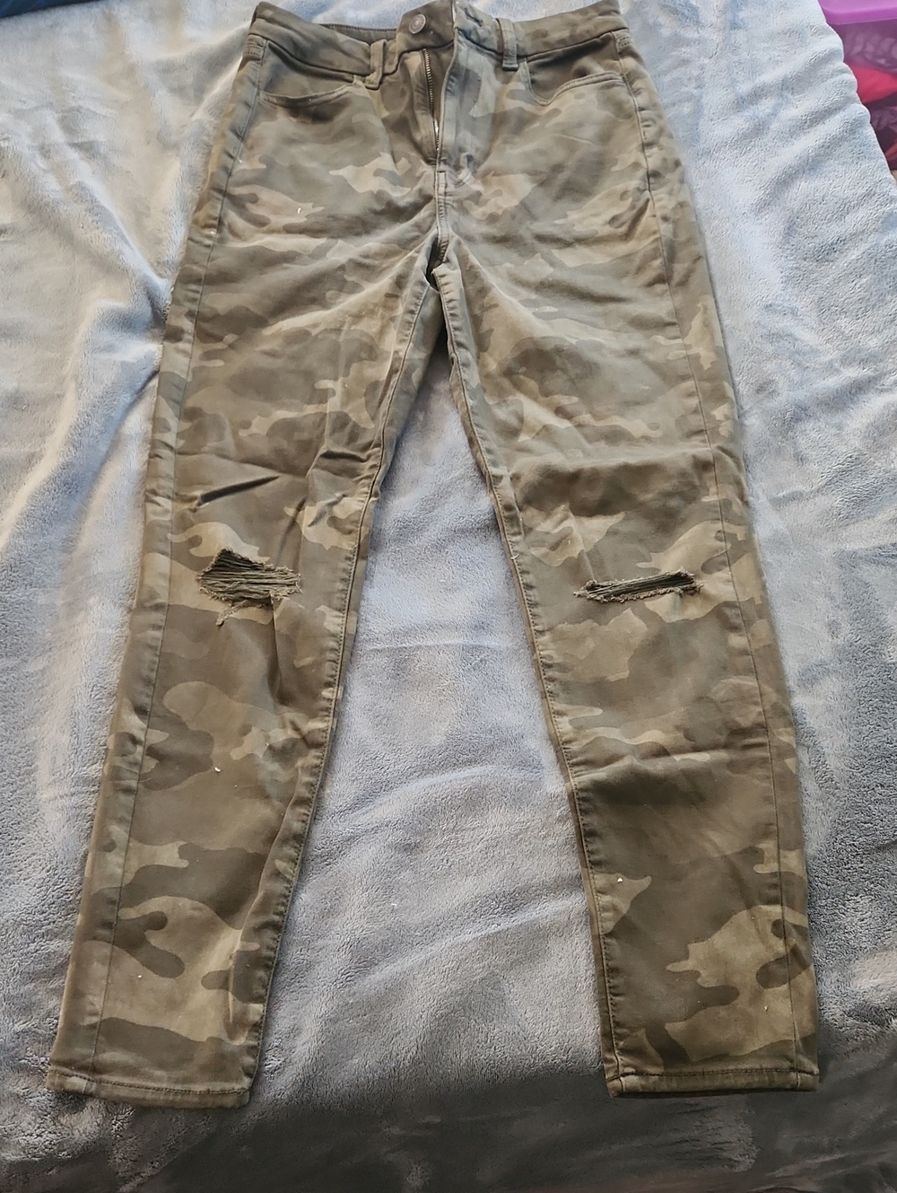 American Eagle Outfitters Women's Camouflage Cargo Jeans - Olive